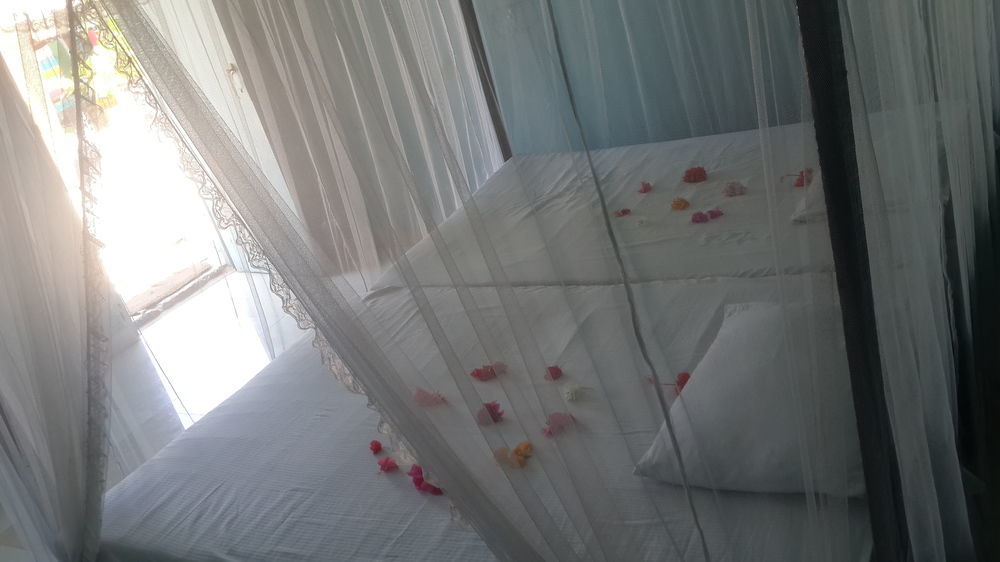 Sea Song Bed & Breakfast Unawatuna Eksteriør bilde
